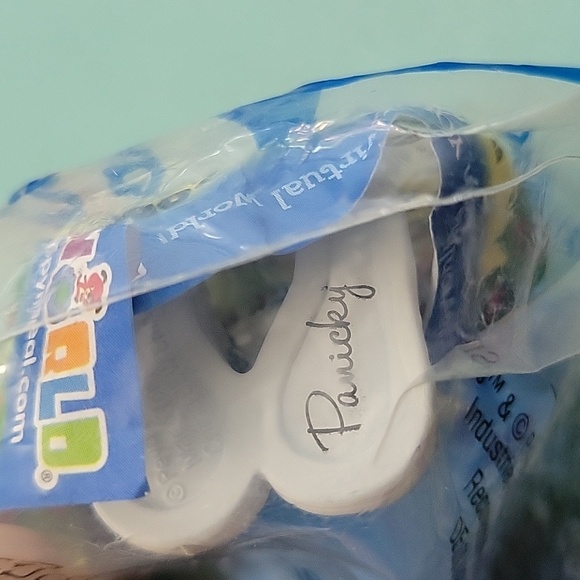 Sealed 2011 McDonald's The Smurfs #16 Panicky  Happy Meal Toy New - Picture 3 of 3